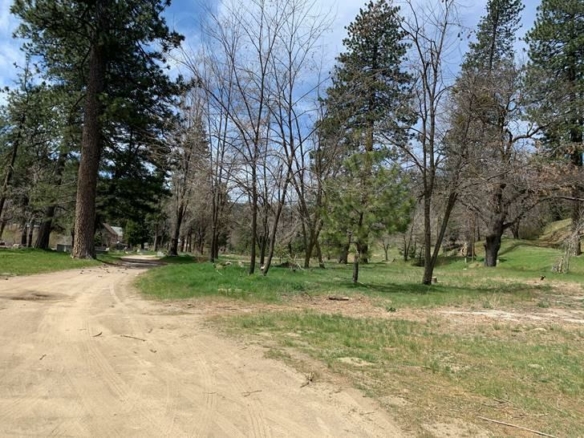 North Seeley Dr and Nob Place, Crestline, CA 92325