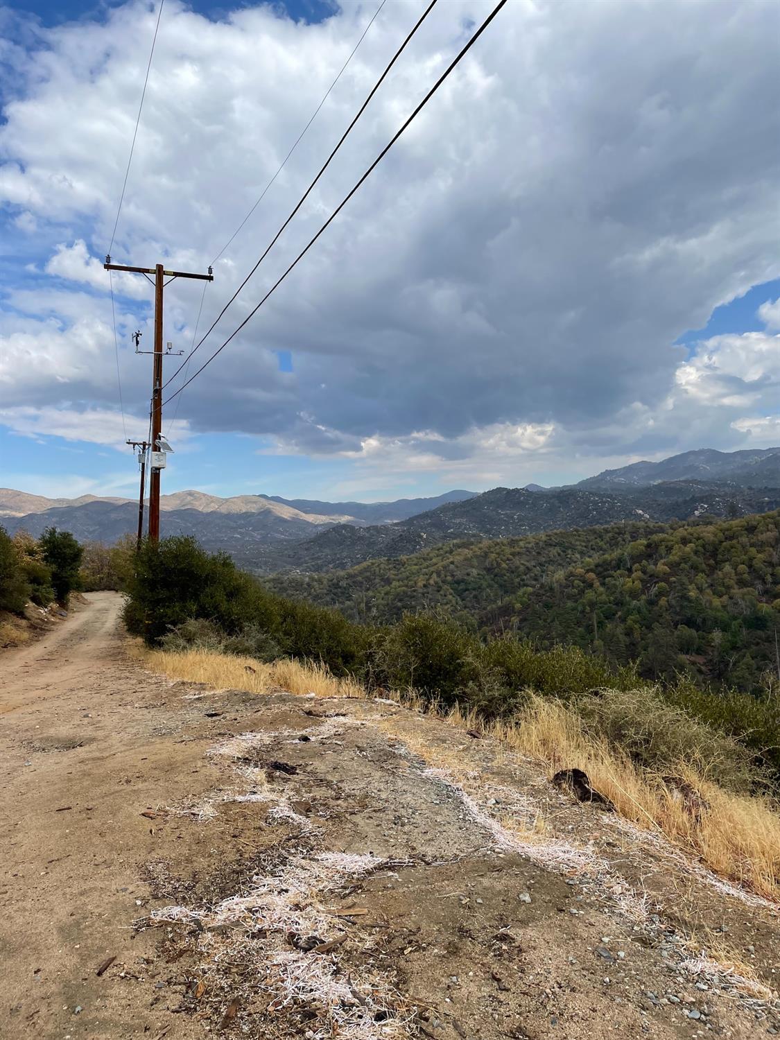 Hickory Road, Cedar Glen, CA 92321