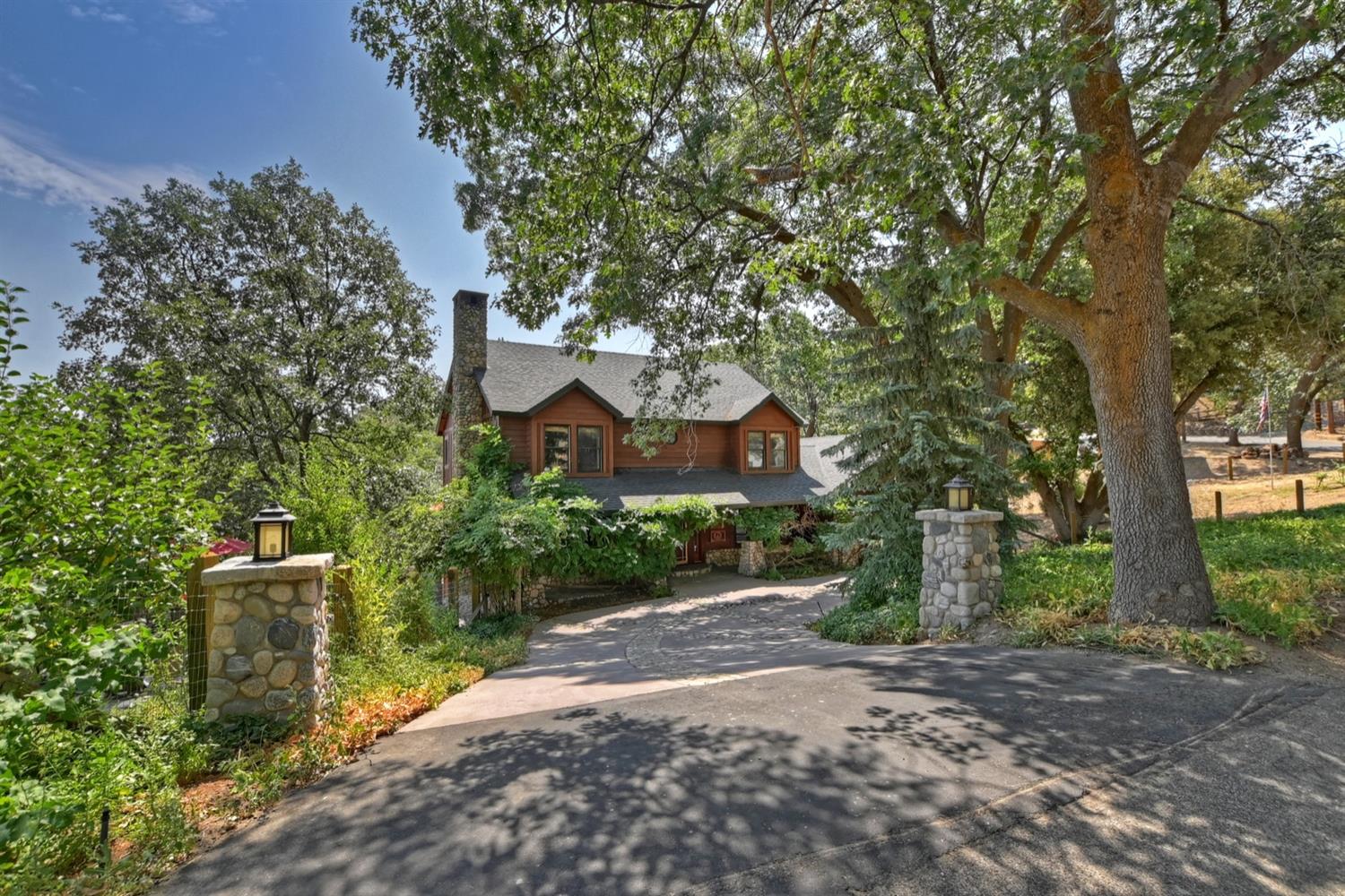 1601 Grass Valley Road, Lake Arrowhead, CA 92352