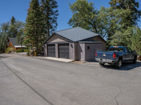 33672 Angeles Dr, Green Valley Lake, CA 92341