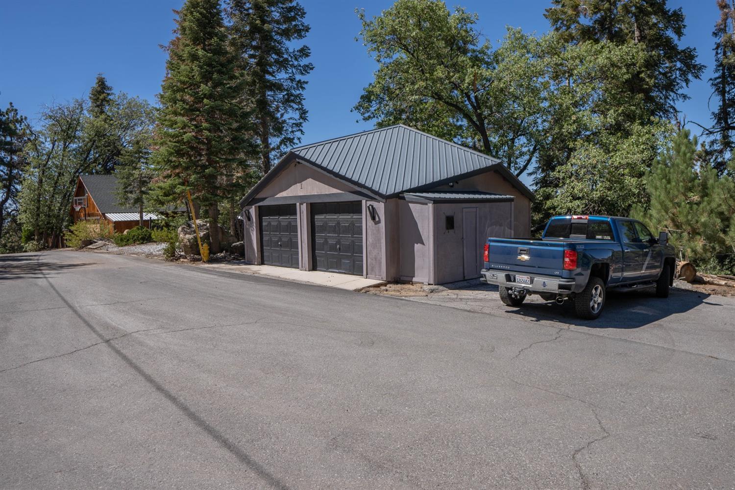 33672 Angeles Dr, Green Valley Lake, CA 92341
