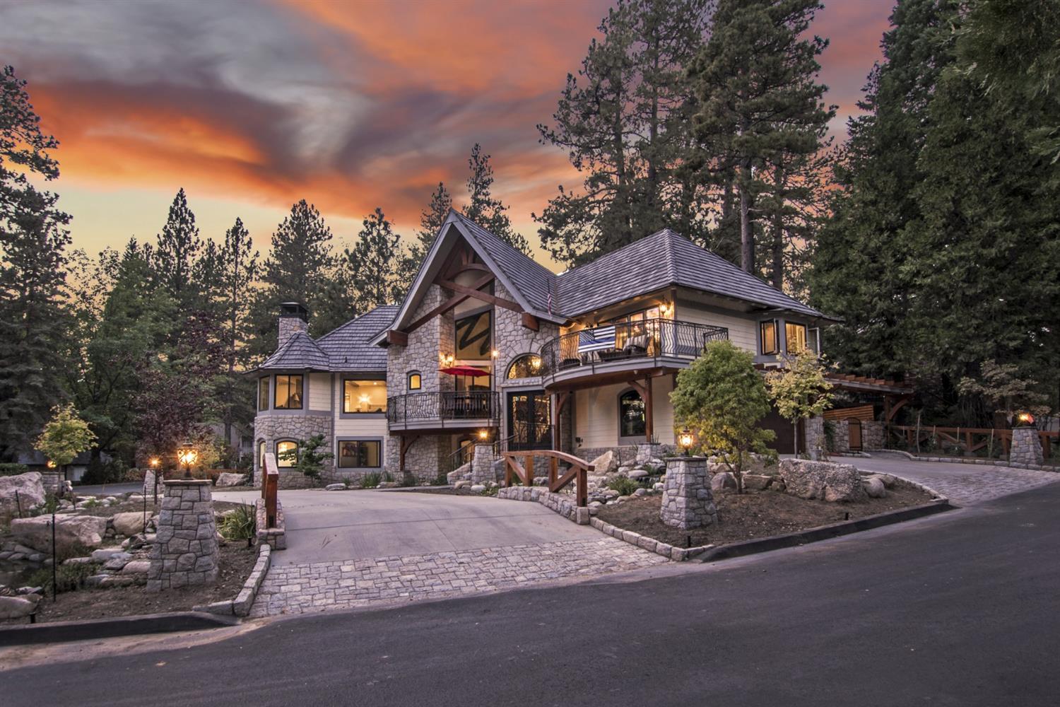 27880 North Peninsula Drive North, Lake Arrowhead, CA 92352
