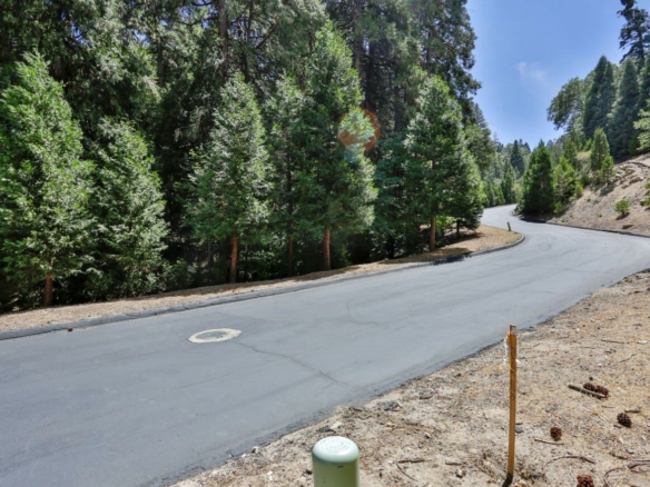 246 Cedar Ridge Drive, Lake Arrowhead, CA 92352