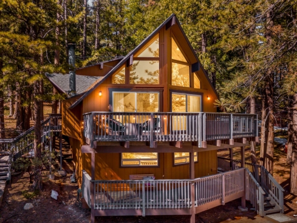 572 Brentwood Dr. Drive, Lake Arrowhead, CA 92352