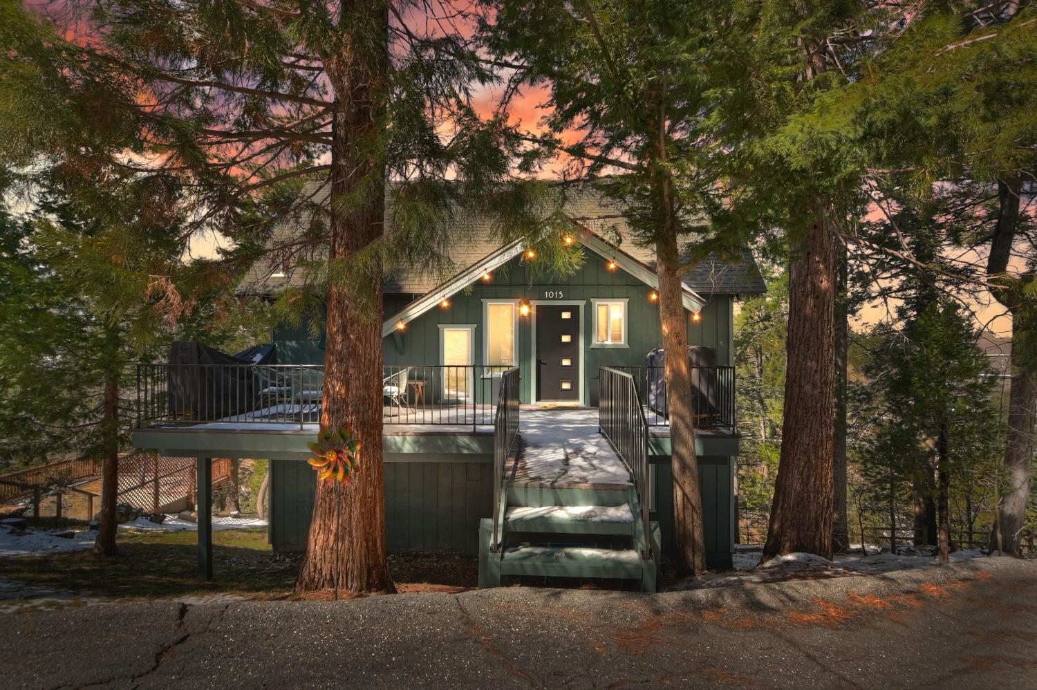 1015 Sandalwood, Lake Arrowhead, CA 92352