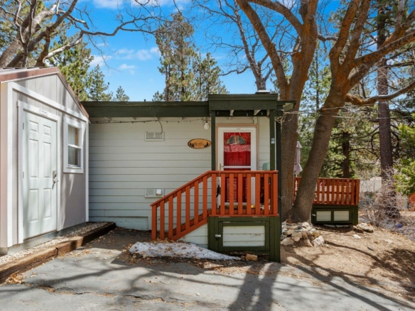 33400 Blue Bird Drive, Green Valley Lake, CA 92341