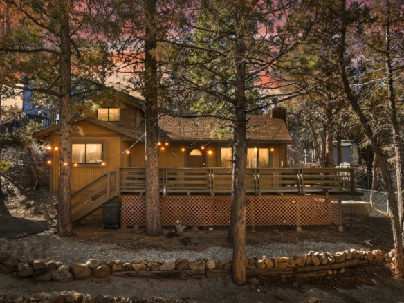 176 Riverside Avenue, Sugarloaf, CA 92386