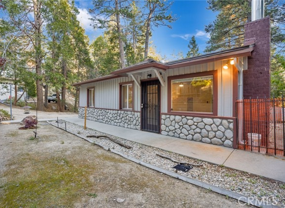 32159 Cove Circle, Running Springs, CA 92382