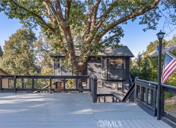 290 Davos Drive, Crestline, CA 92325