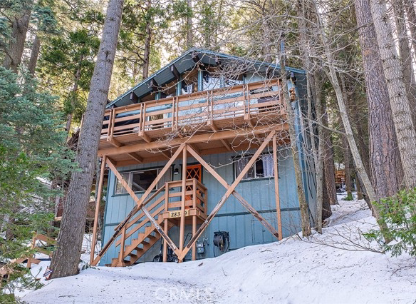 28349 Larchmont Lane, Lake Arrowhead, CA 92352