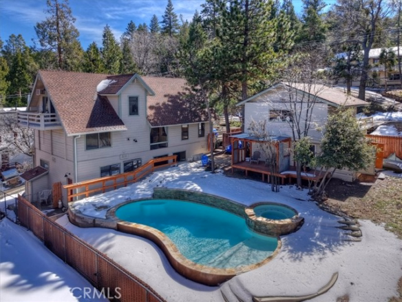 27064 Overlook, Lake Arrowhead, CA 92352