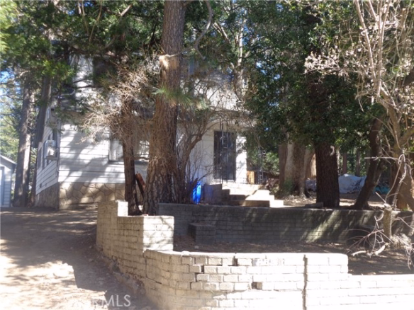 863 Big Oak Road, Crestline, CA 92325
