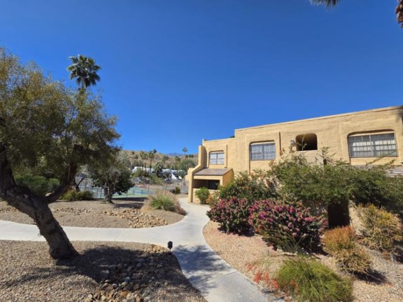 5300 E Waverly Drive #I6, Palm Springs, CA 92264