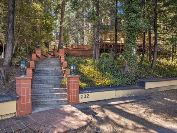 222 Holiday, Lake Arrowhead, CA 92352