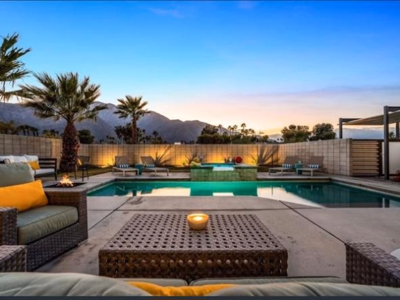 3030 N Avenida Caballeros, Palm Springs, CA 92262