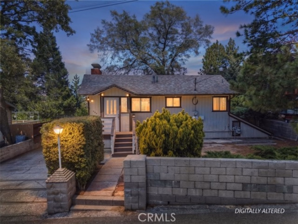 695 Arth Drive, Crestline, CA 92325