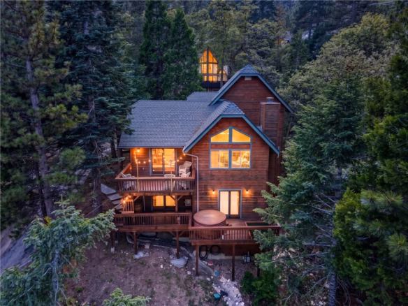172 N Fairway, Lake Arrowhead, CA 92352