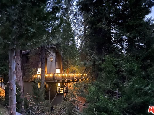 24310 Altdorf Drive, Crestline, CA 92325