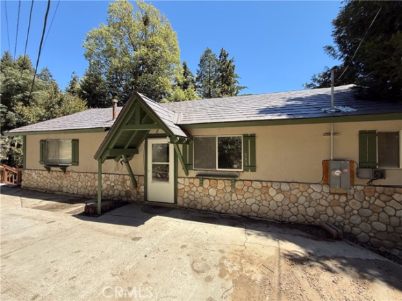 333 La Casita Dr, Twin Peaks, CA 92391