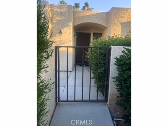 200 E Racquet Club Road #19, Palm Springs, CA 92262