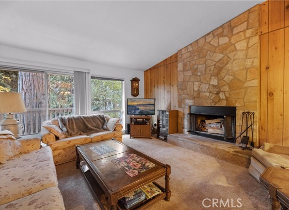 103 Rockledge Lane, Lake Arrowhead, CA 92352