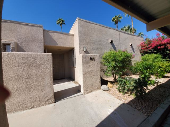 865 E Arenas Road, Palm Springs, CA 92262