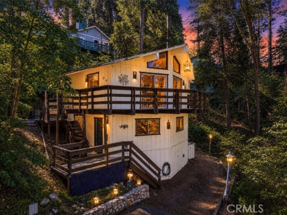 805 Knight Court, Lake Arrowhead, CA 92352