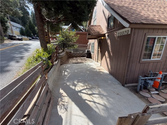 23370 Seeley Way, Crestline, CA 92325