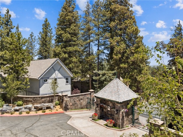 304 Lake Knoll Drive, Lake Arrowhead, CA 92352