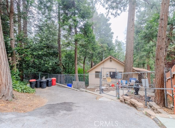 753 Woodland, Crestline, CA 92325