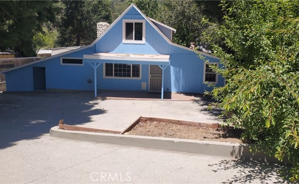 320 Sky View Lane, Crestline, CA 92325