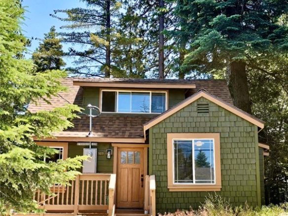 585 Arrowhead Villa Road, Lake Arrowhead, CA 92352