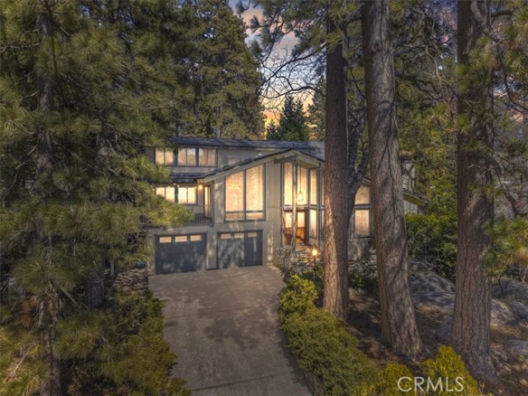 28018 Peninsula, Lake Arrowhead, CA 92352