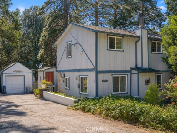 25027 Moon, Crestline, CA 92325