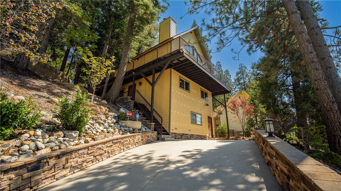 26947 Tunnel, Lake Arrowhead, CA 92352