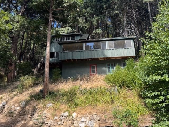 435 Blue Jay Canyon, Blue Jay, CA 92317