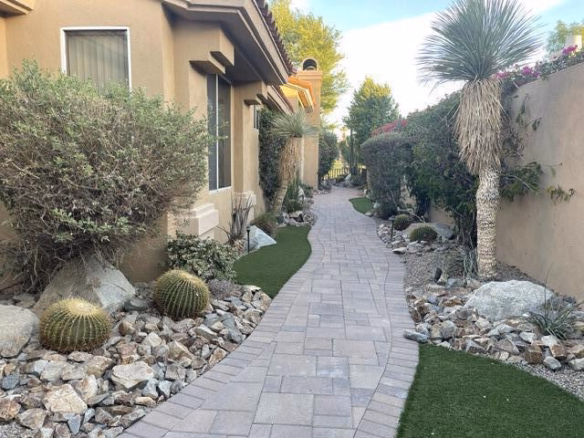 431 Desert Holly Drive, Palm Desert, CA 92211