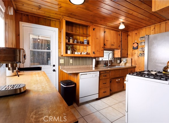 23668 Scenic, Crestline, CA 92325