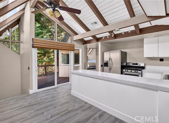 594 W Victoria Court, Lake Arrowhead, CA 92352