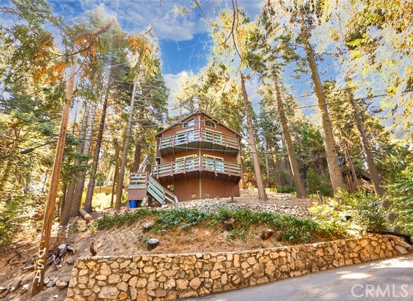 538 W Victoria Ct, Lake Arrowhead, CA 92352
