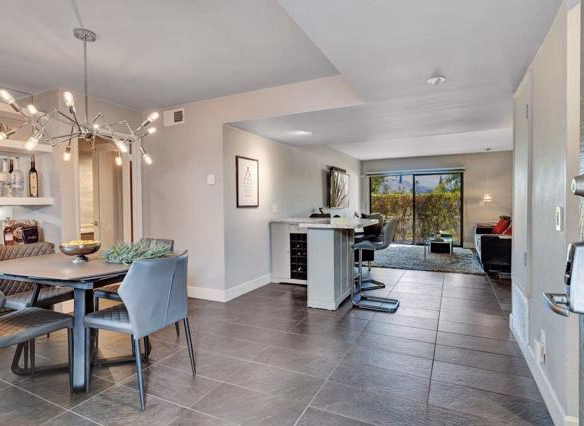 1050 E Ramon Road #3, Palm Springs, CA 92264
