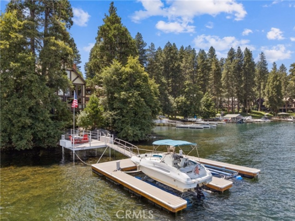 27990 Peninsula Drive N, Lake Arrowhead, CA 92352