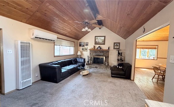 635 Acacia Dr, Crestline, CA 92325