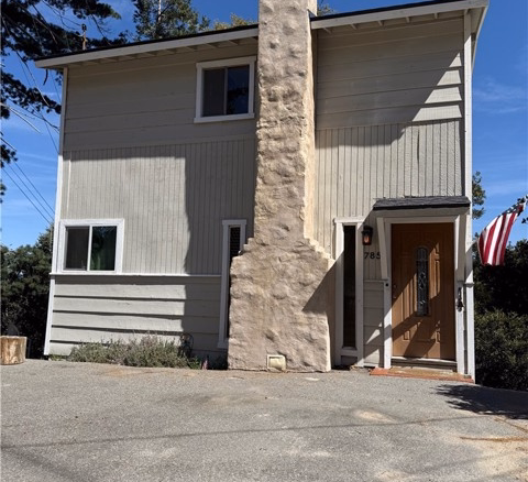 785 County Drive, Crestline, CA 92325