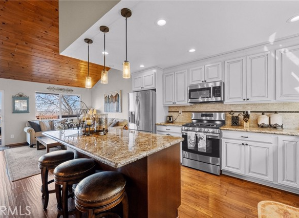 1430 Sequoia, Lake Arrowhead, CA 92352
