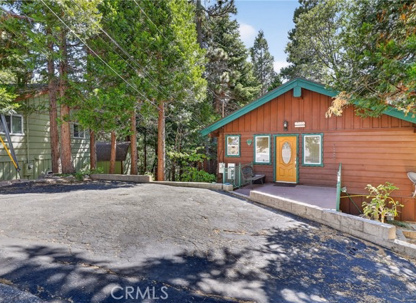 1147 Jungfrau Drive, Crestline, CA 92325