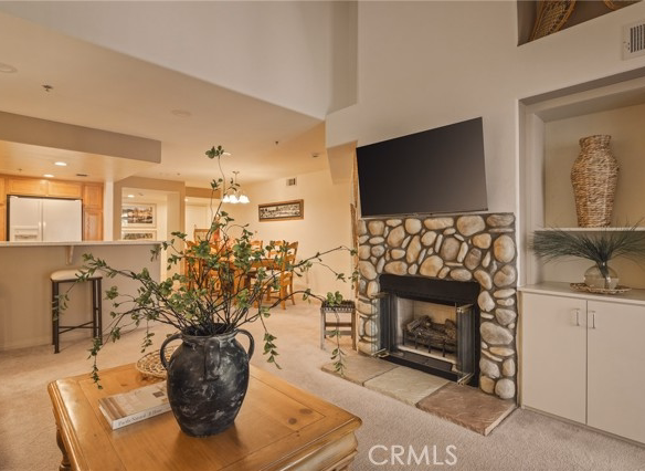 306 Villa Way, Lake Arrowhead, CA 92352