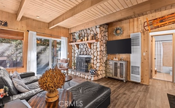 613 E Victoria Court, Lake Arrowhead, CA 92352