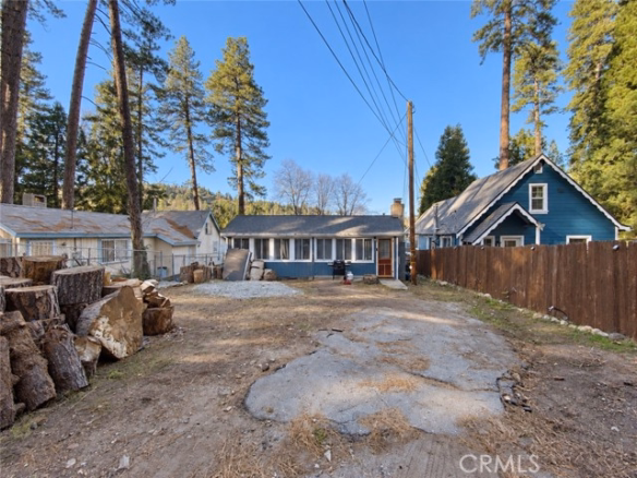 22894 Waters Drive, Crestline, CA 92325