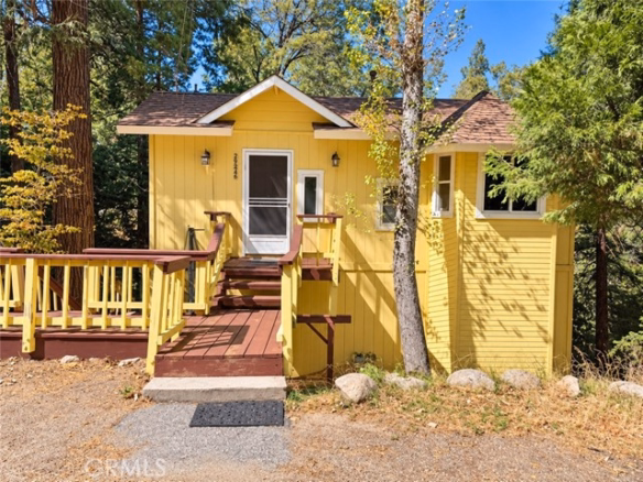 24086 Cresta, Crestline, CA 92325
